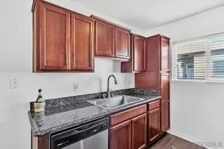 Photo #5: 230013978 Listing