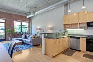 Photo #3: 230013994 Listing