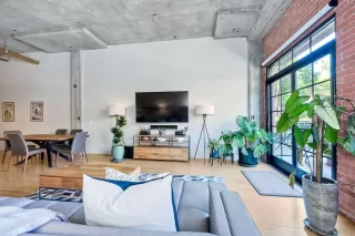 Photo #6: 230013994 Listing