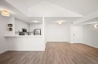 Photo #4: 230014001 Listing 