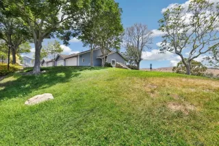 Photo #1: 230014020 Listing