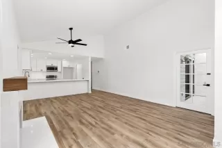 Photo #3: 230014046 Listing 