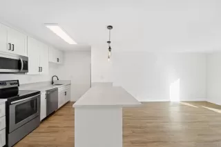 Photo #4: 230014111 Listing