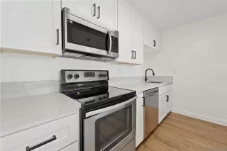 Photo #5: 230014111 Listing