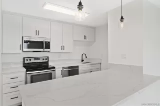 Photo #6: 230014111 Listing