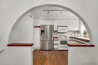 Photo #6: 230014142 Listing