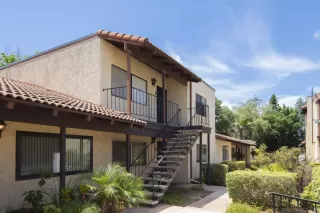 Photo #1: 230014153 Listing