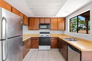 Photo #6: 230014153 Listing