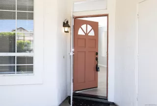 Photo #2: 230014163 Listing