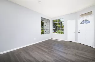 Photo #4: 230014163 Listing