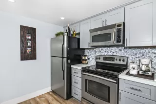 Photo #5: 230014237 Listing