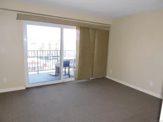 Photo #4: 230014280 Listing 