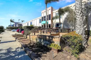 Photo #2: 230014304 Listing