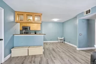 Photo #6: 230014382 Listing 