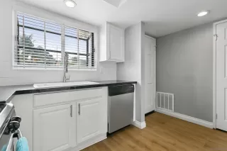 Photo #4: 230014391 Listing