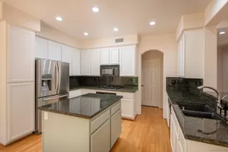 Photo #4: 230014392 Listing 