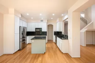 Photo #5: 230014392 Listing 