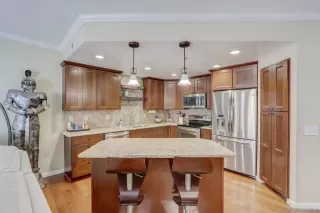 Photo #3: 230014404 Listing