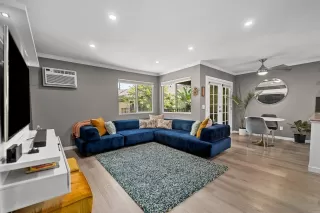 Photo #5: 230014457 Listing