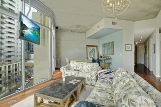 Photo #5: 230014513 Listing