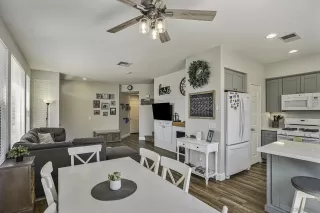 Photo #6: 230014524 Listing