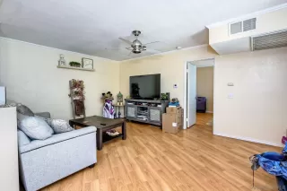 Photo #3: 230014525 Listing