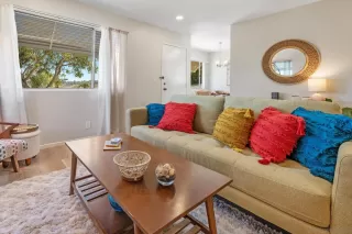 Photo #6: 230014581 Listing