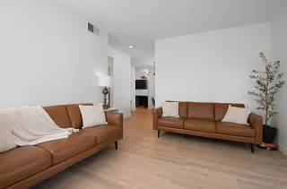 Photo #5: 230014594 Listing