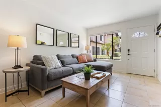 Photo #2: 230014597 Listing