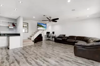 Photo #2: 230014599 Listing