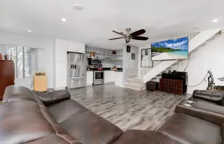 Photo #4: 230014599 Listing