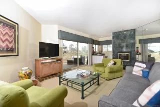 Photo #4: 230014625 Listing