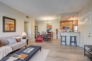 Photo #5: 230014643 Listing