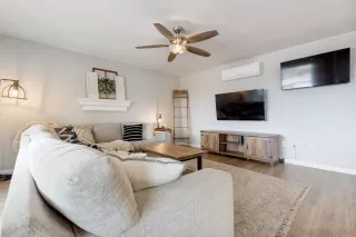 Photo #4: 230014650 Listing