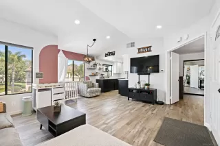 Photo #4: 230014701 Listing