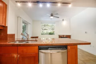 Photo #5: 230014748 Listing