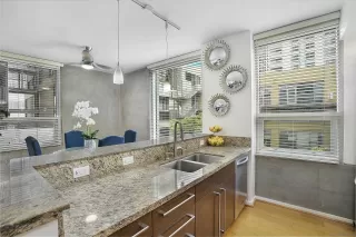 Photo #5: 230014761 Listing 