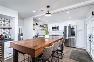 Photo #5: 230014793 Listing