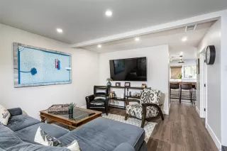 Photo #6: 230014793 Listing