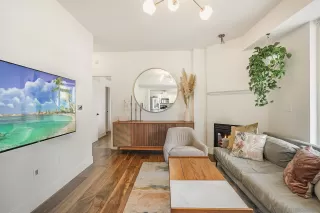 Photo #6: 230014856 Listing