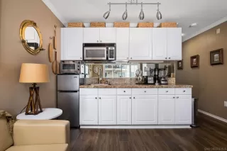 Photo #4: 230014881 Listing 