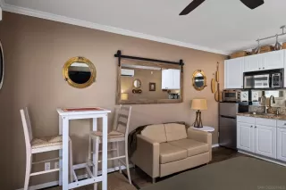 Photo #5: 230014881 Listing 