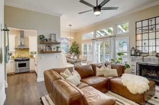 Photo #2: 230014883 Listing