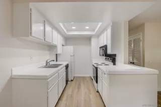 Photo #6: 230014892 Listing