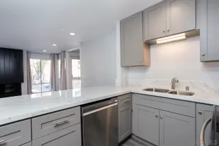 Photo #5: 230014893 Listing