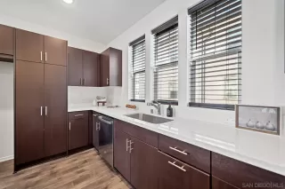 Photo #6: 230014937 Listing