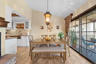 Photo #5: 230014953 Listing 