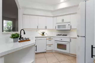 Photo #3: 230014960 Listing