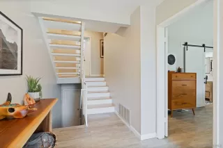 Photo #2: 230014972 Listing