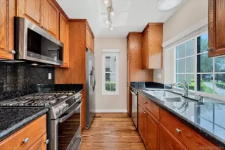 Photo #5: 230014988 Listing